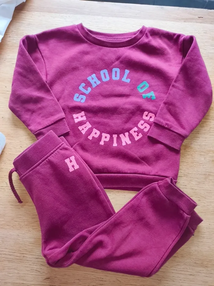 Survêtement fille 24 mois 36 mois violet excellent état