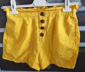 Short jaune taille XS 14ans