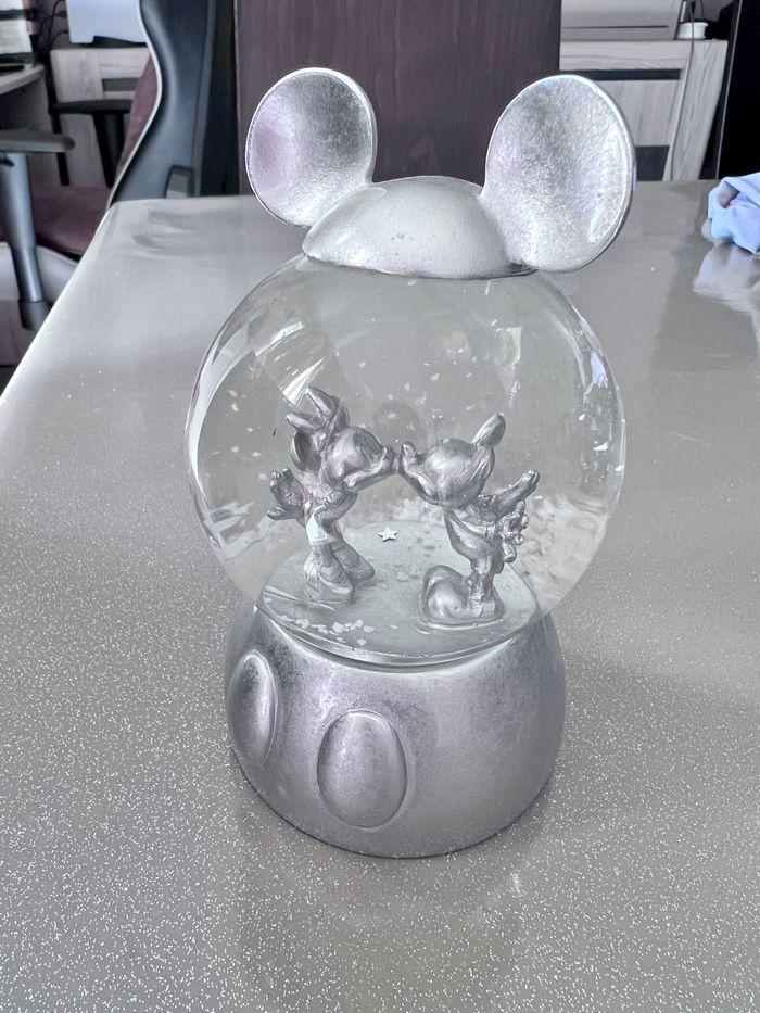 Snowglobe Mickey et Minnie disney - photo numéro 6