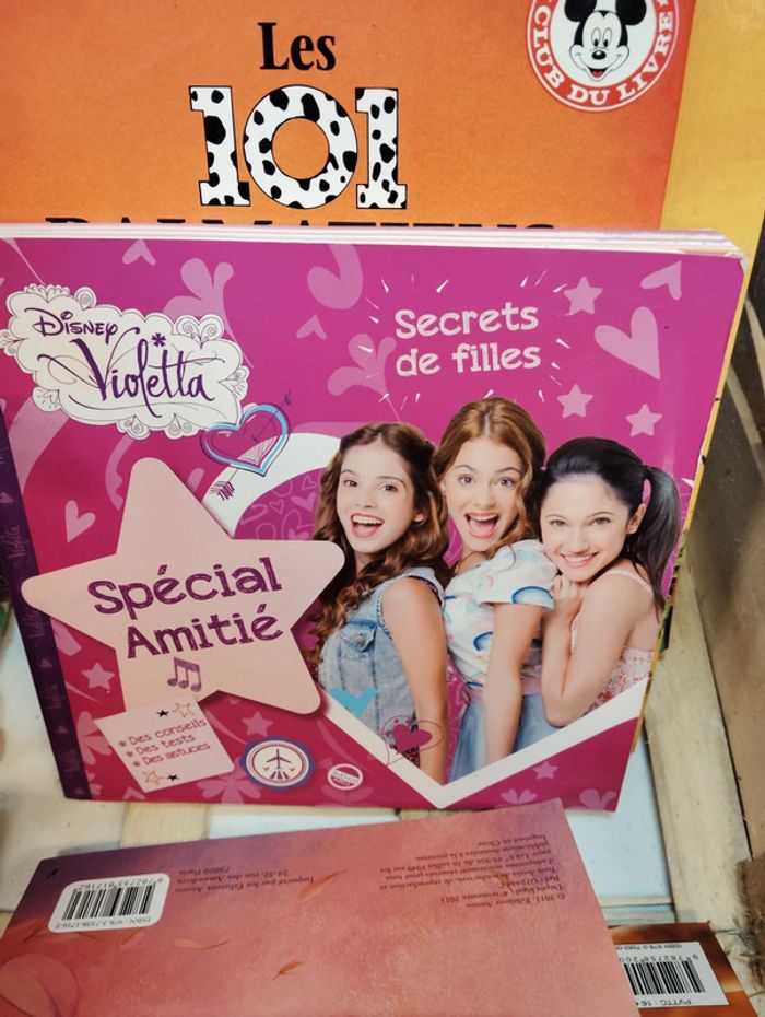 Violetta - Secret De Filles Spécial Amitié