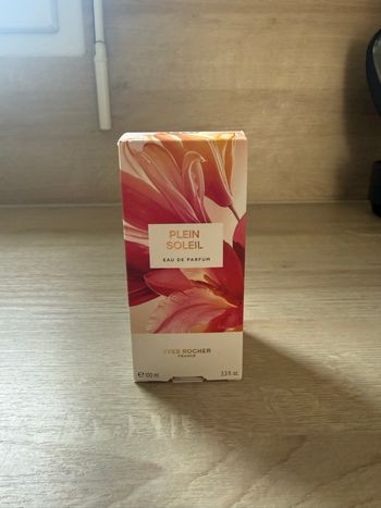 Eau de parfum plein soleil Yves rocher neuf 
