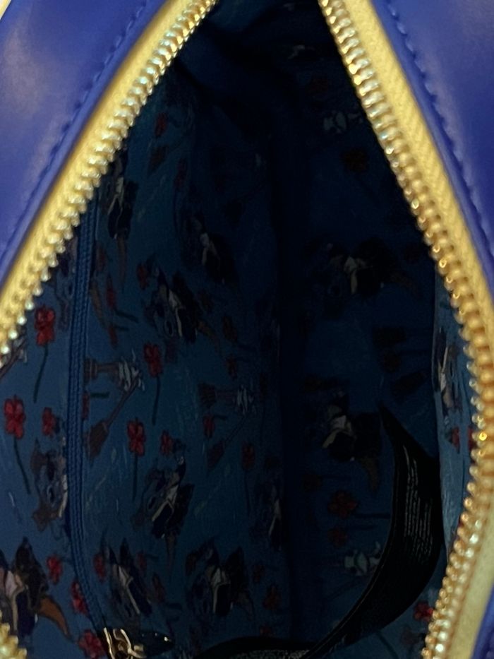 Sacoche avec porte-monnaie Stitch édition la bête Loungefly - photo numéro 3