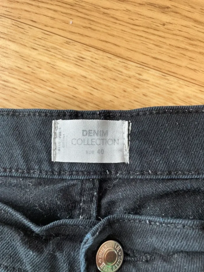 Jean noir - photo numéro 3