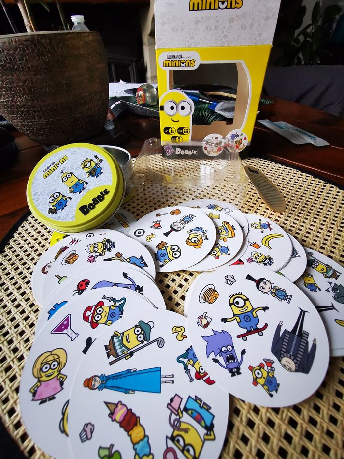 Dobble  les Minions  etat neuf - photo numéro 3