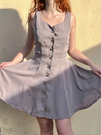 Robe courte cintré et évasée avec boutons cœur - Lila