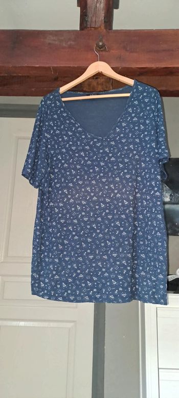 T-shirt marine. M&S mode. Taille XL.
