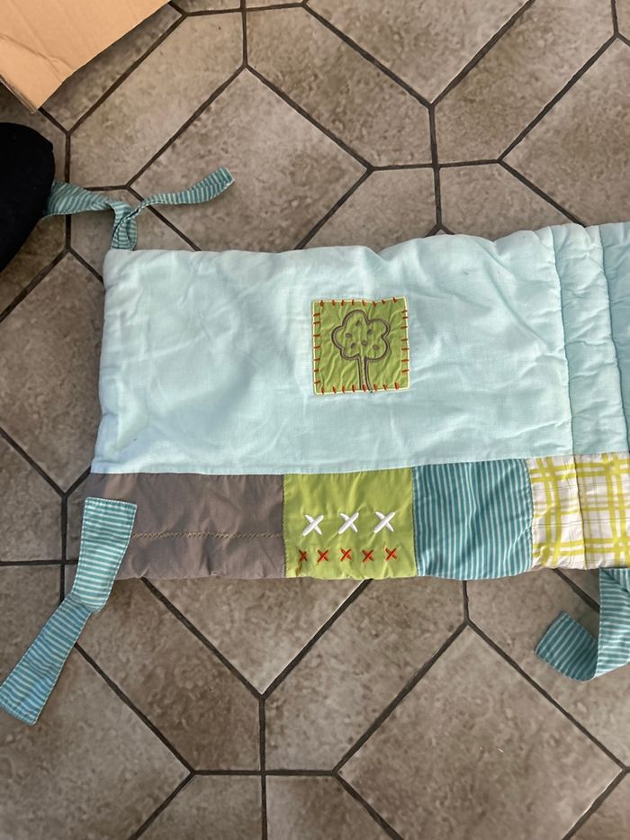 Tpur de lit bébé 9 - photo numéro 2