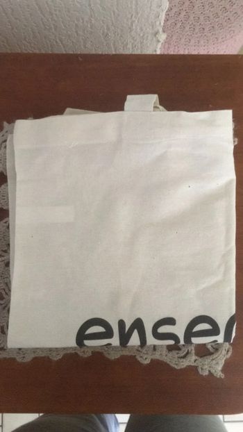 Tote bag