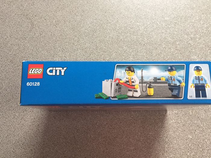 Boîte lego City Neuve 60128 - photo numéro 3