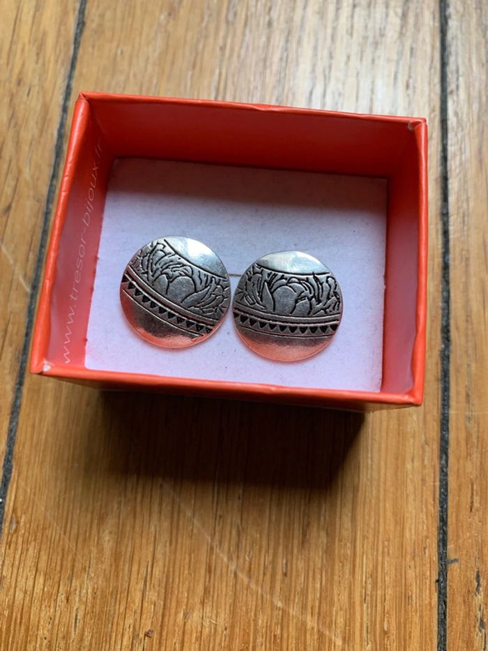 Belles boucles d’oreilles Ori Tao neuve