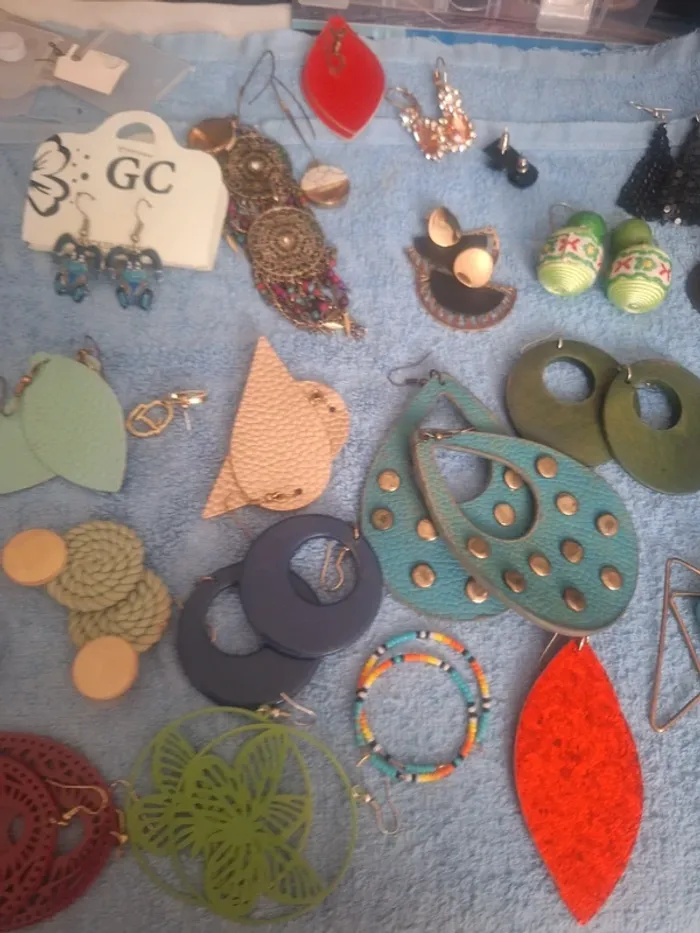 €boucle oreille différents couleur
