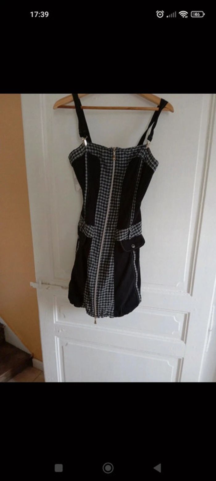 Petite robe avec bretelles