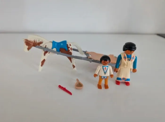 Playmobil 3872 famille indienne avec traineau thème far west personnage indien enfant et femme