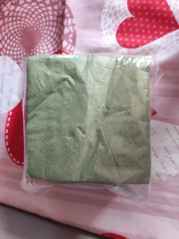 Lot 100 serviettes vert olive