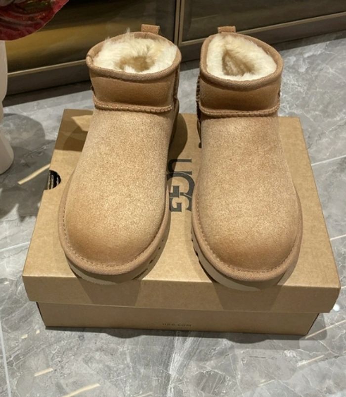 Ugg mini bottes - photo numéro 5