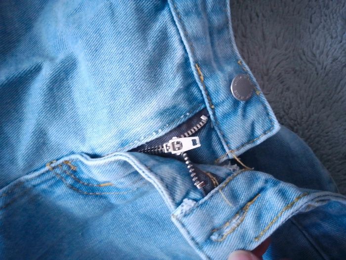 Jean large 11 / 12 ans - photo numéro 5