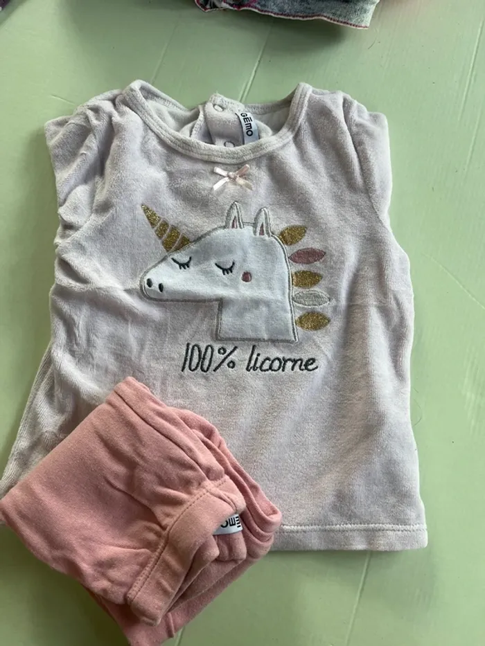 Pyjamas 24 mois /2 ans - photo numéro 3
