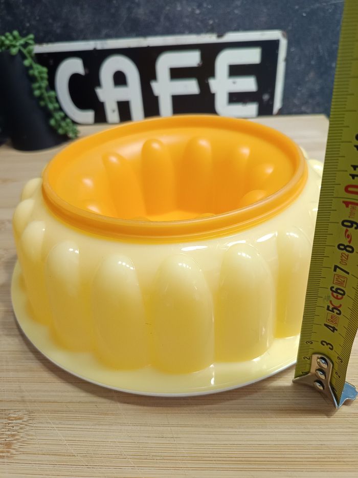 Tupperware moule couronne - photo numéro 6
