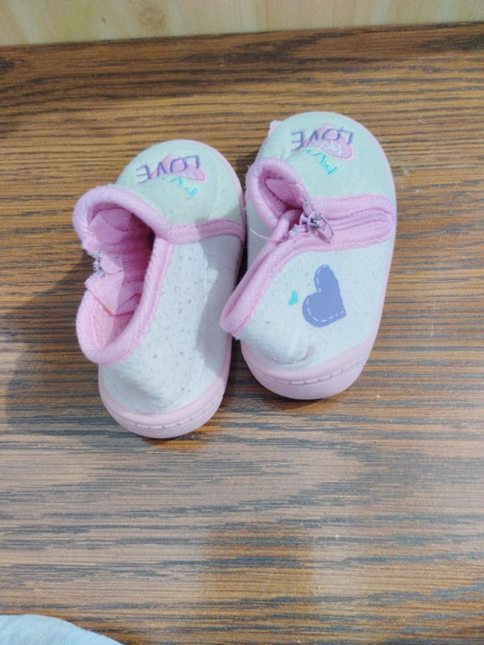 Chaussons fille pointure 18 - photo numéro 7