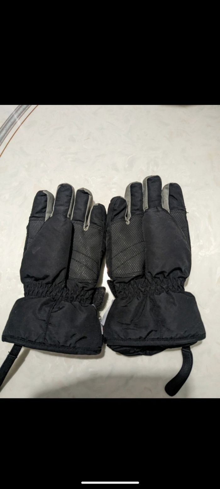 Paire de gants de Ski . Taille 14/16 ans - photo numéro 3