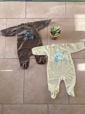 Lot de 2 pyjamas taille 6 mois