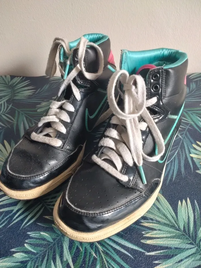 Baskets montantes fille femme Nike pointure 39 - photo numéro 2