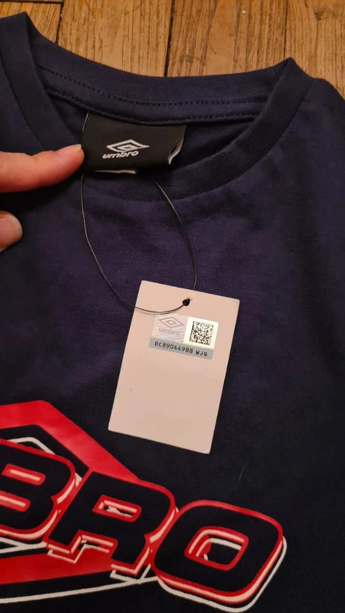 T-shirt neuf avec étiquette umbro 6 ans - photo numéro 5