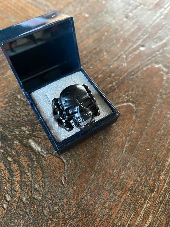 Magnifique bague noire  , gothique , taille 64 - photo numéro 6
