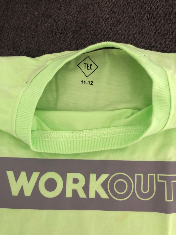 T.shirt 11/12 ans vert - photo numéro 2