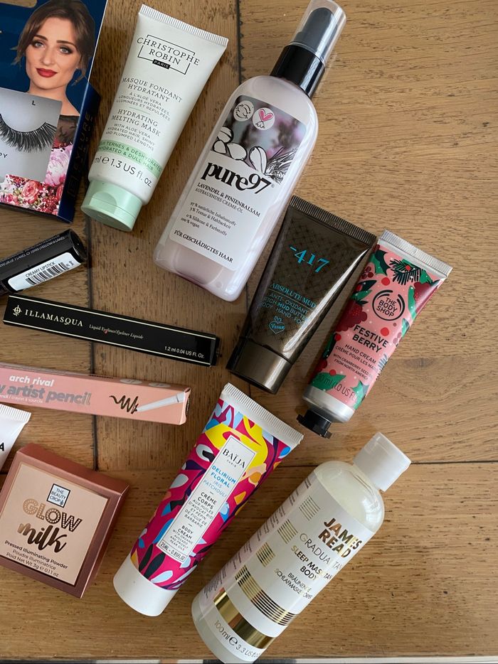 Lot produit de beauté et 2 pochettes - photo numéro 6