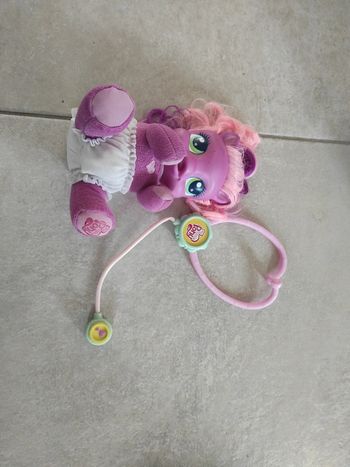 Mon petit poney à soigner. Cherilee