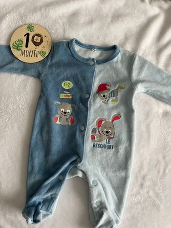Pyjama bleu bébé 1 mois