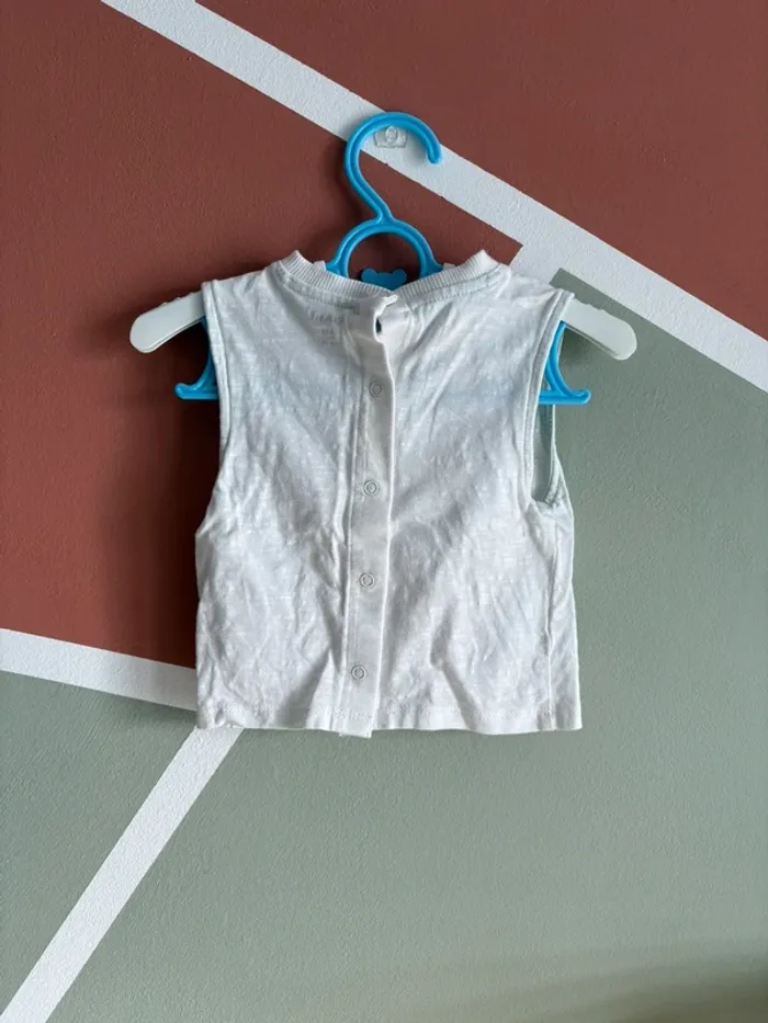 • T-shirt. - photo numéro 2