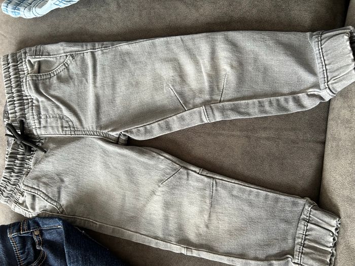 Lot 3 jeans slim elastic  1an 1/2 - 2 ans - photo numéro 3