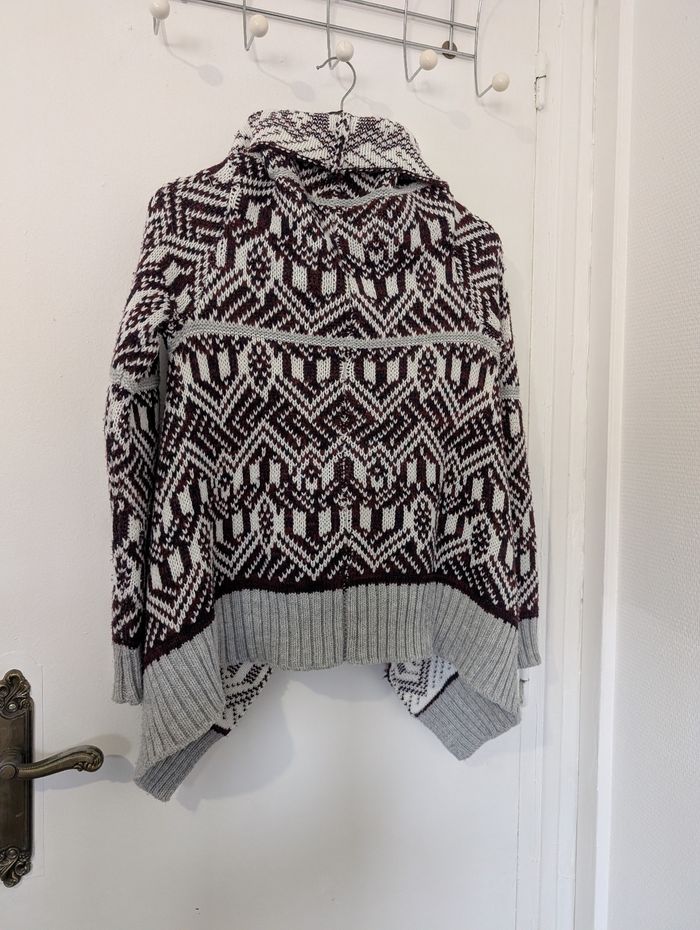 Gillet blanc et bordeaux bohème Jennyfer 38/M femme très bon état - photo numéro 2