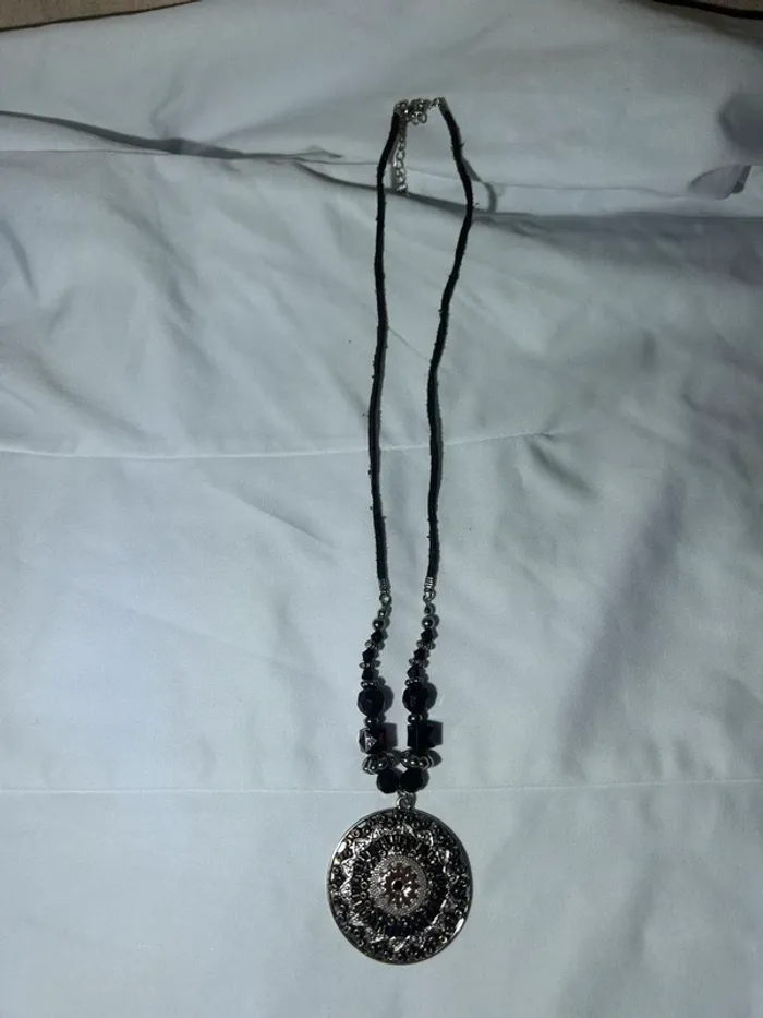 Collier à pendentif