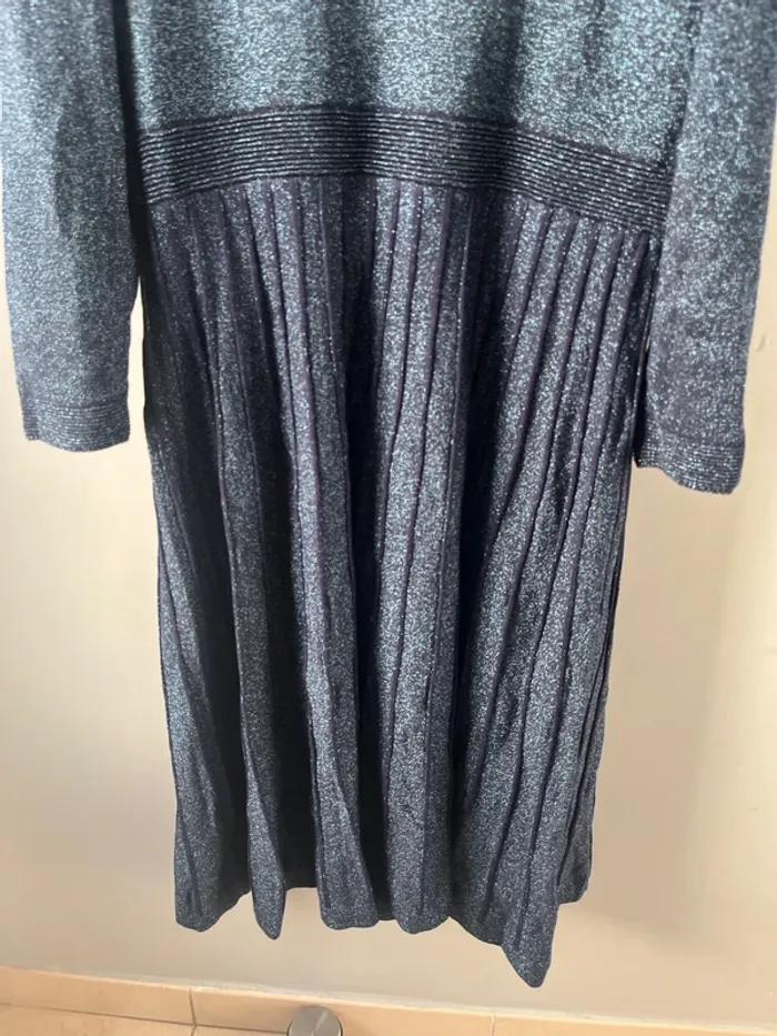 Robe de soirée ou coktail Yumi taille L marine neuve avec étiquette - photo numéro 2