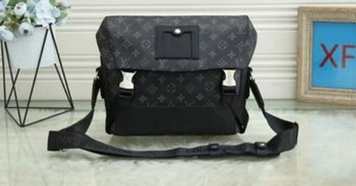 Grande sacoche Louis vuitton homme noire en cuire