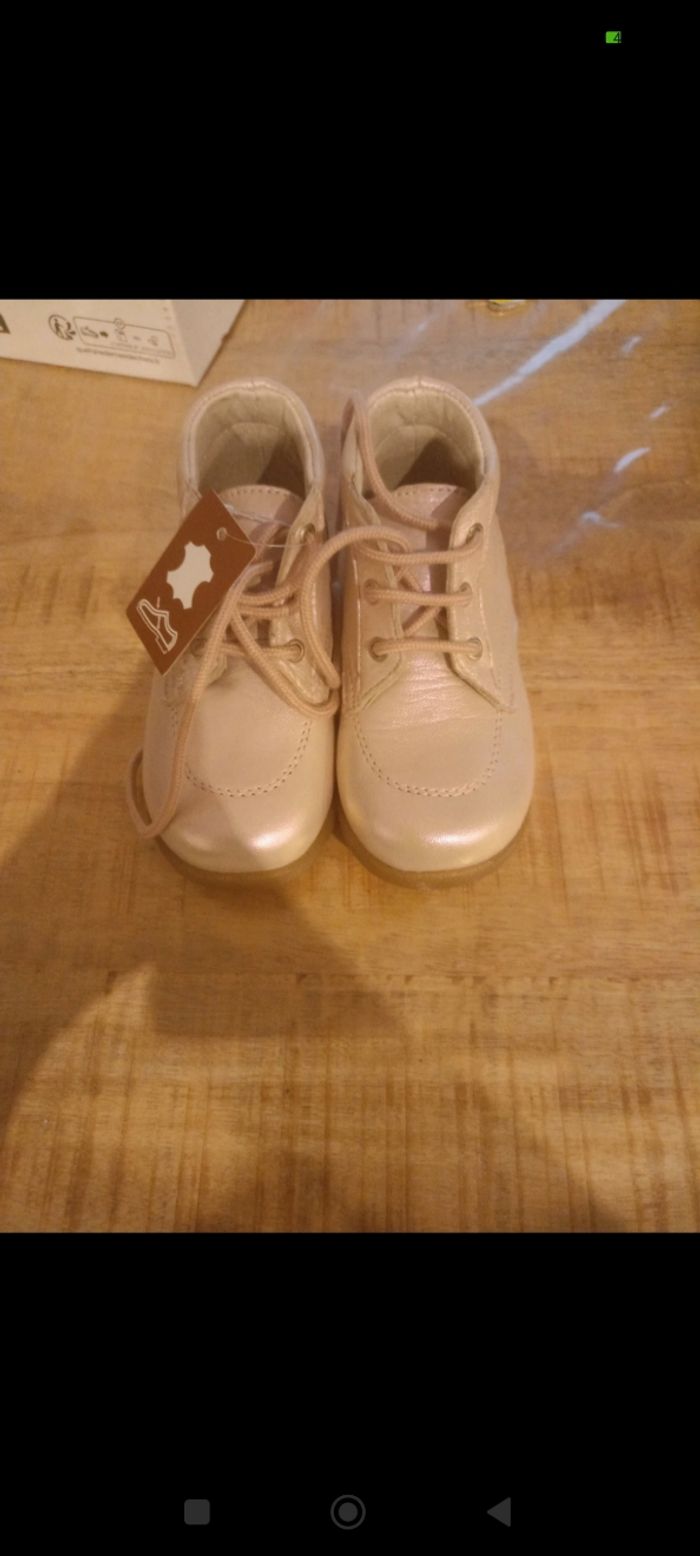 Chaussures 23 neuves