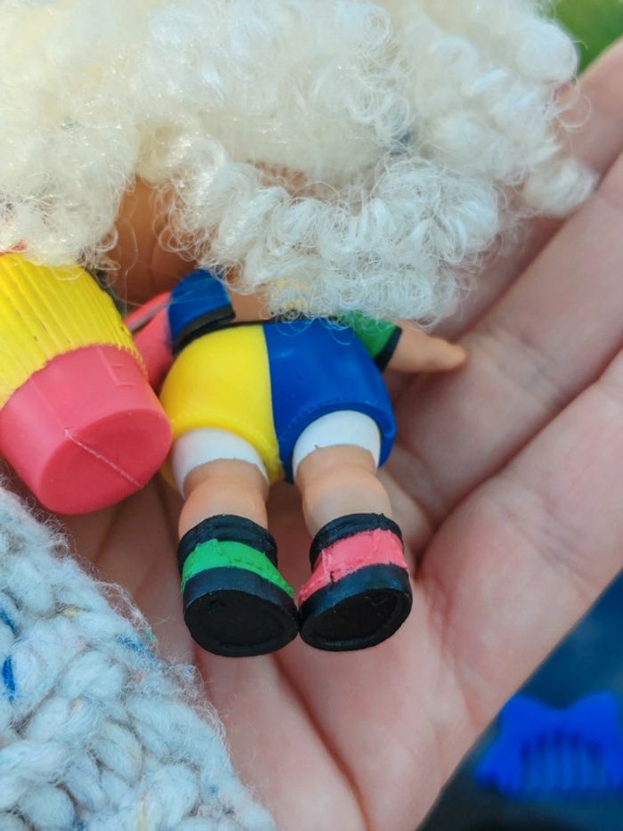 Lol surprise coupe afro et vêtements multicolores - photo numéro 7