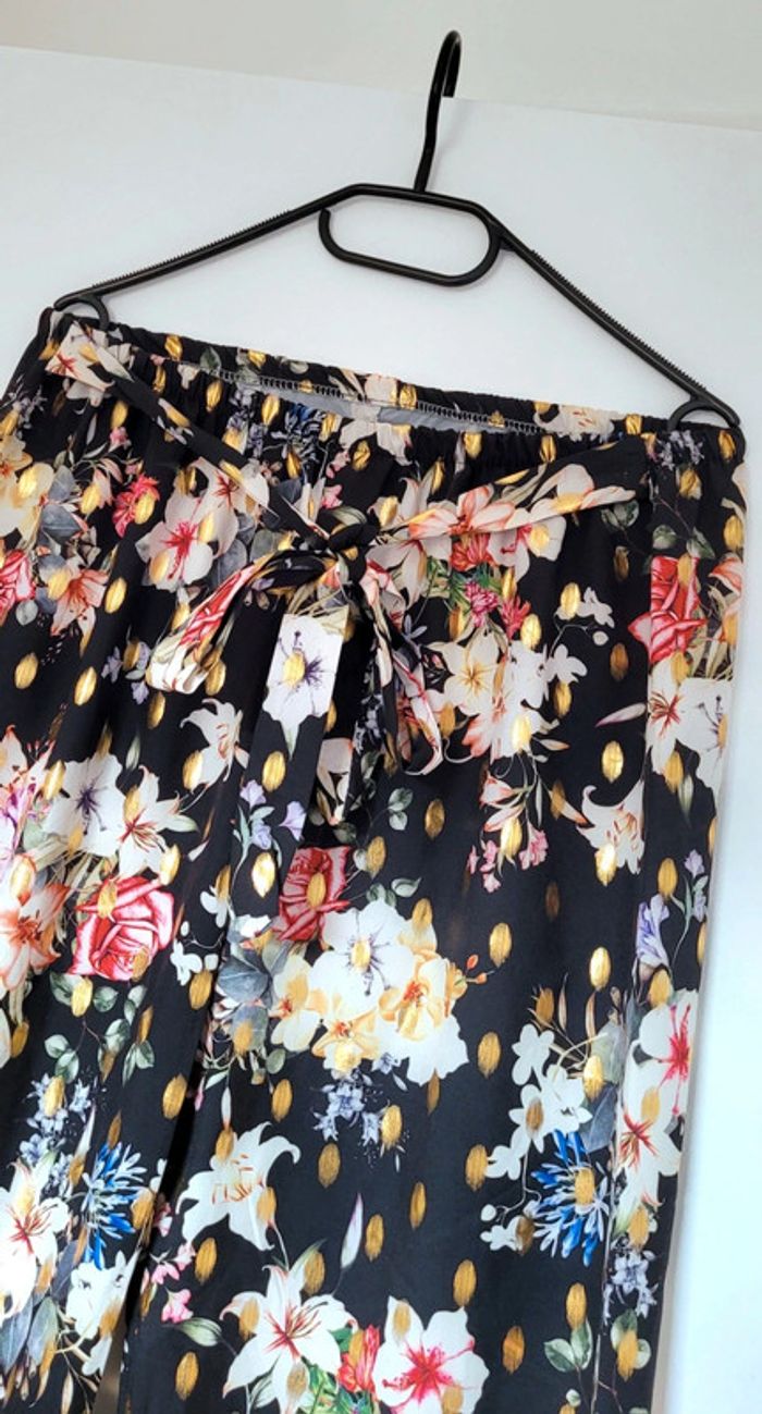 Magnifique Pantalon fluide pattes d'eph noir fleurs et doré Neuf