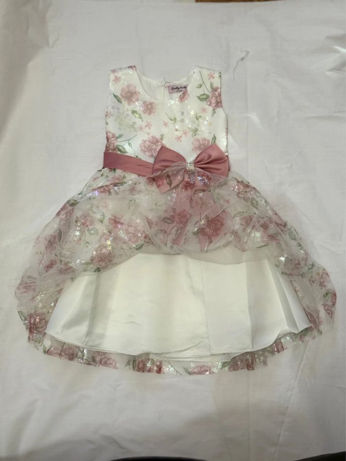 Robe festive blanche et rose - photo numéro 3