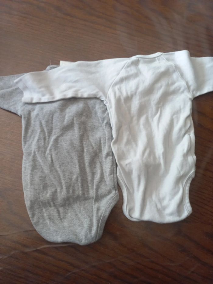 Lot de 2 bodies manches longues 6mois - photo numéro 2