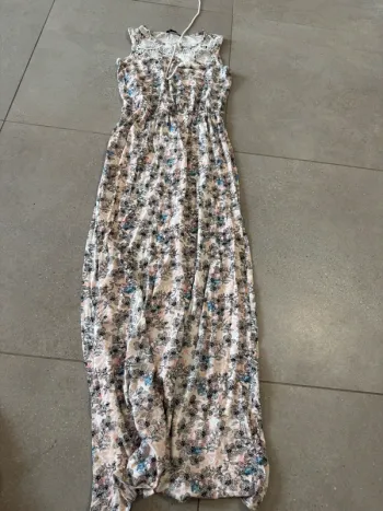 Robe multicolore esmara, taille S 34/36, très bon état, longueur 150cm