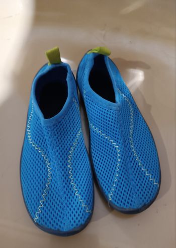 Chaussure aquatique, 28