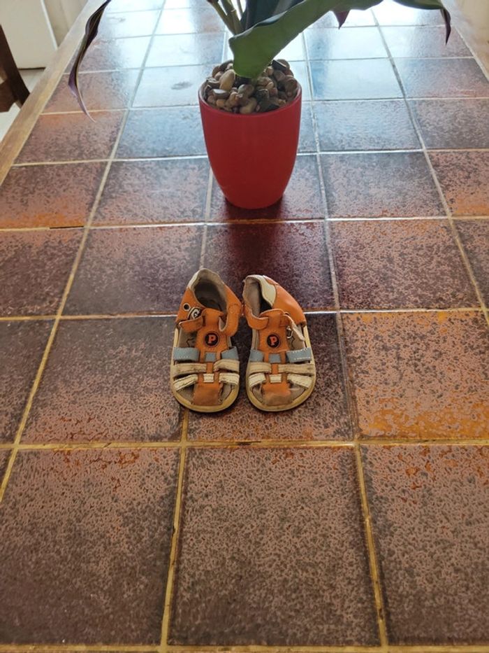 Sandales