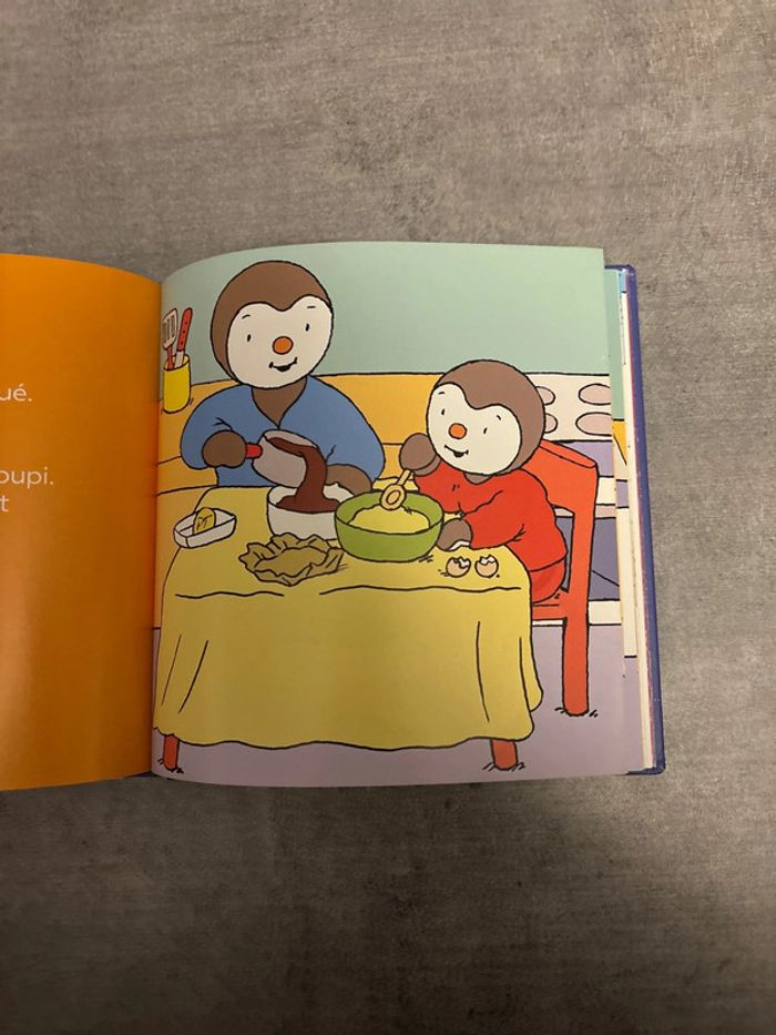 Livre les cinq histoires de T’choupi - photo numéro 8