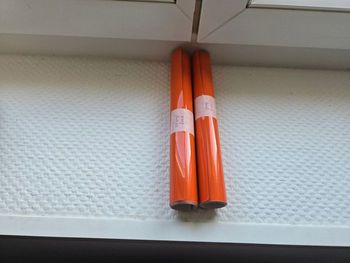 Film adhesif permanent orange foncé pour machine de découpe (2 x 1 m)