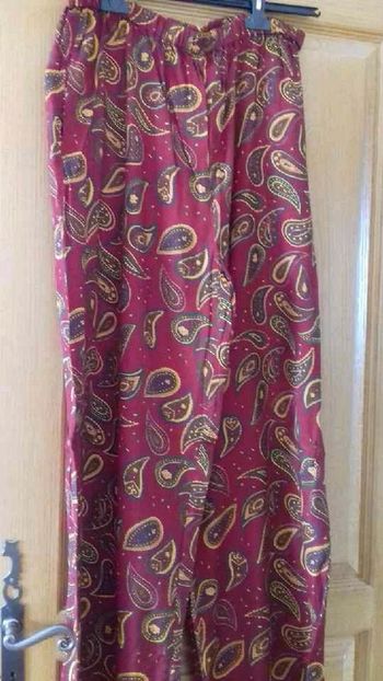 Pantalon bordeaux fluide à jambes larges motif cachemire taille 46