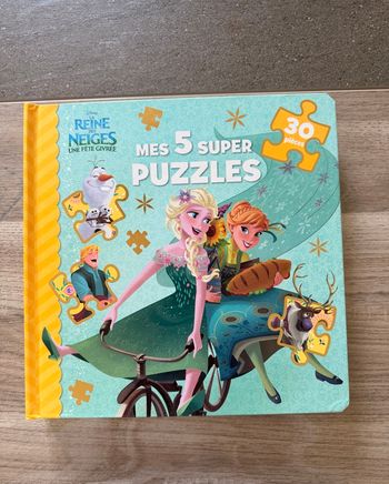 Grand livre 5 puzzles La Reine des Neiges